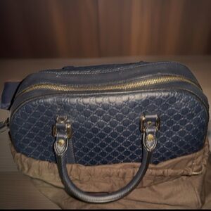 Gucci Navy Leather Small Microguccissima Bree satchel Almost New